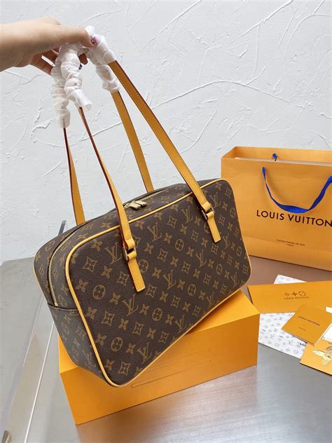 louis vuitton borsa rettangolare|portafogli louis vuitton.